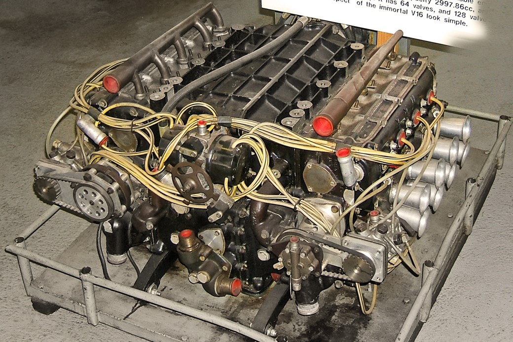 09_brm_h16_engine.jpg
