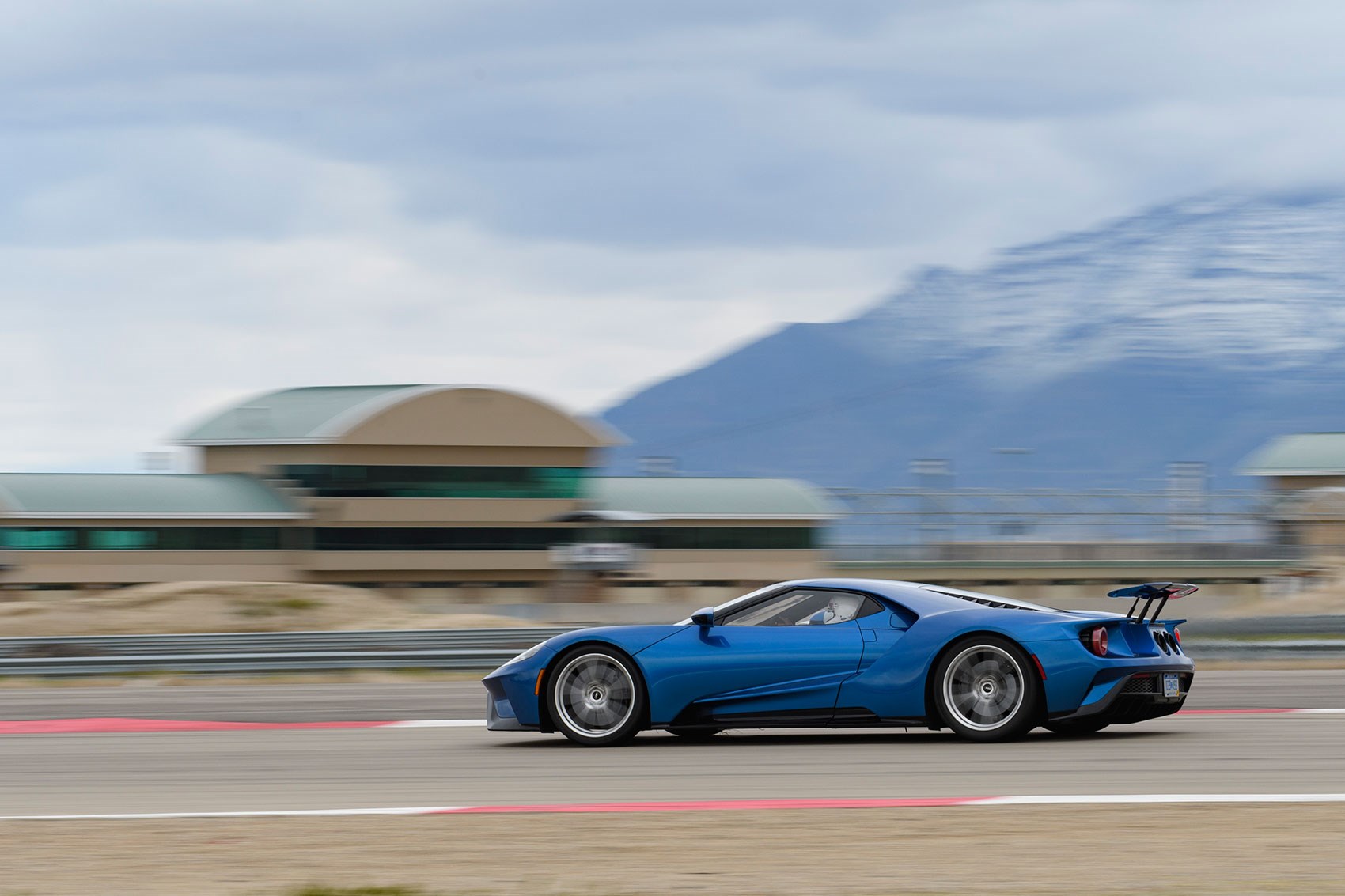 Ford GT: side profile Ford GT: side profile