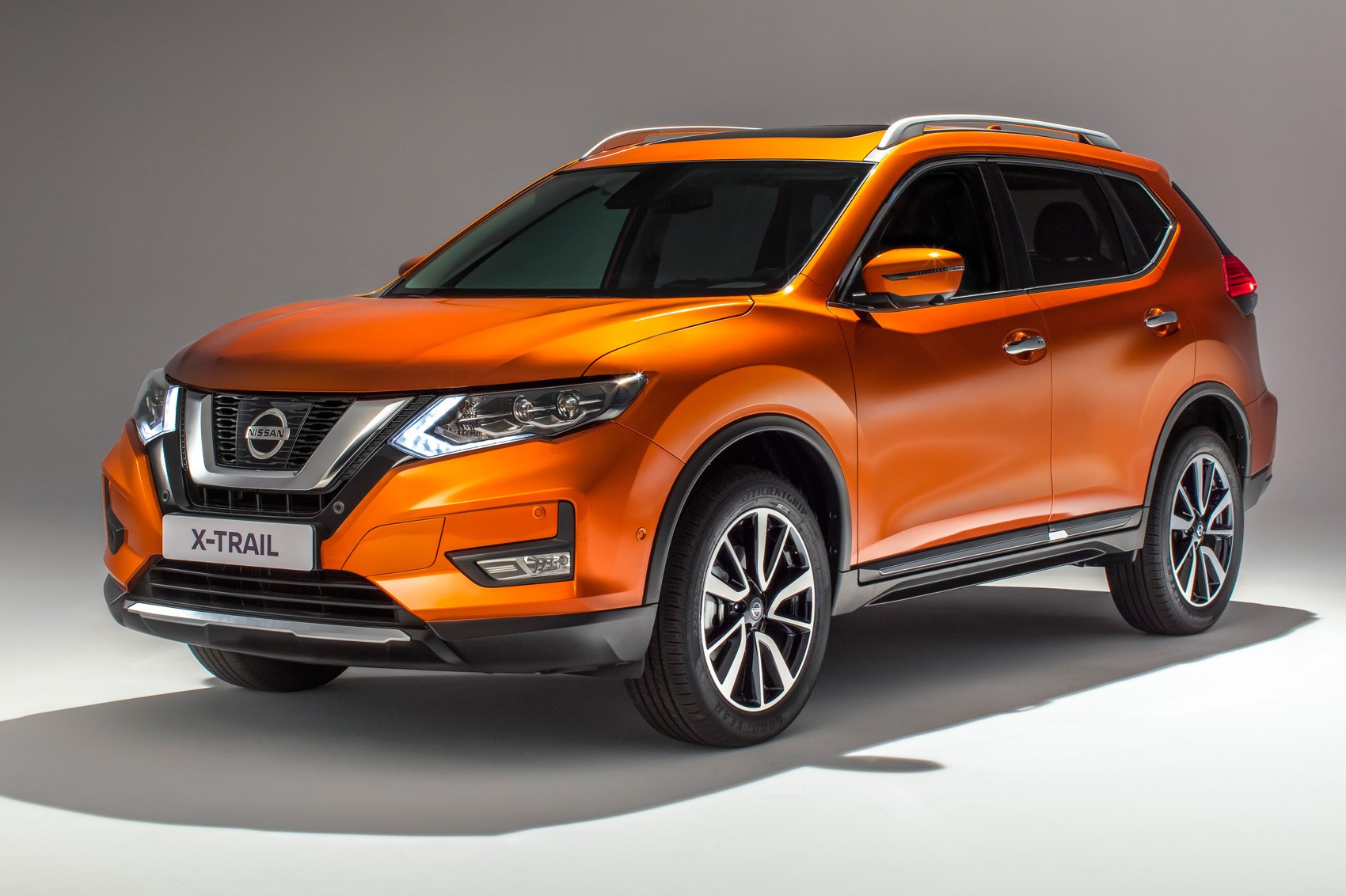 Nissan x-Trail 2021 оранжевый