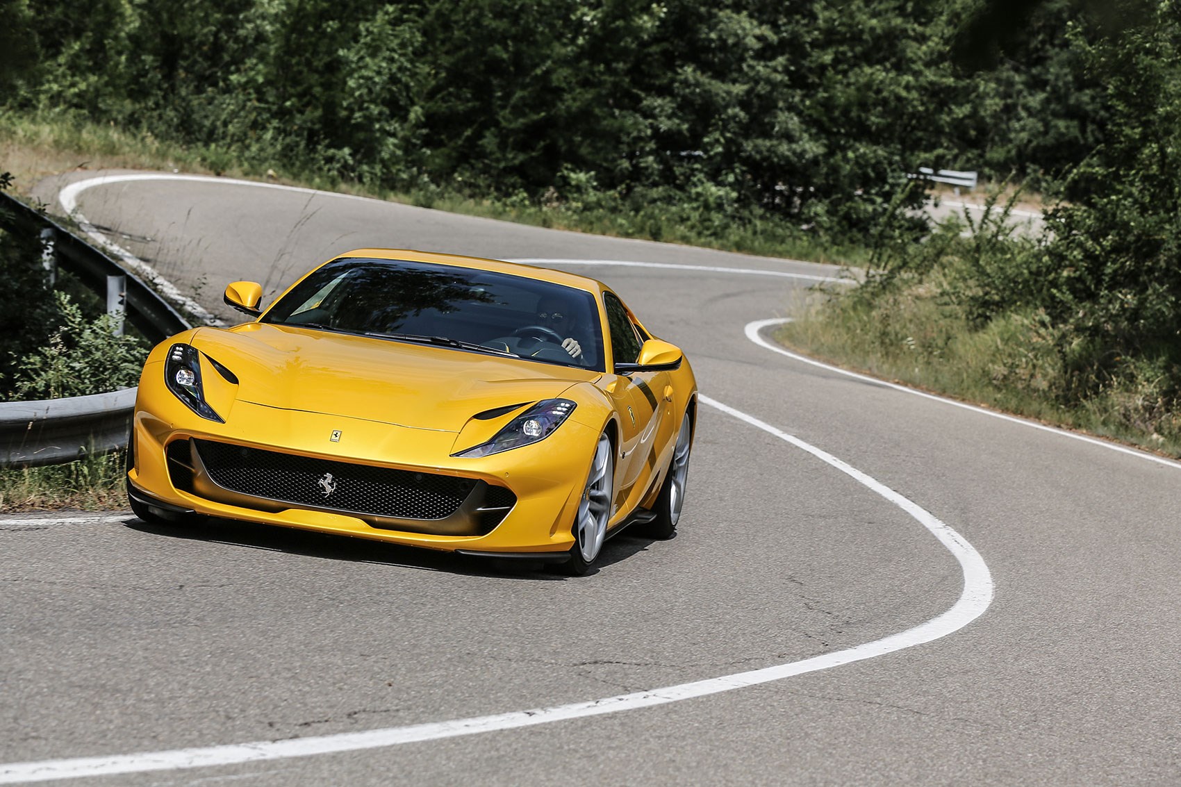 Ferrari 812 Superfast (2017) review | CAR Magazine