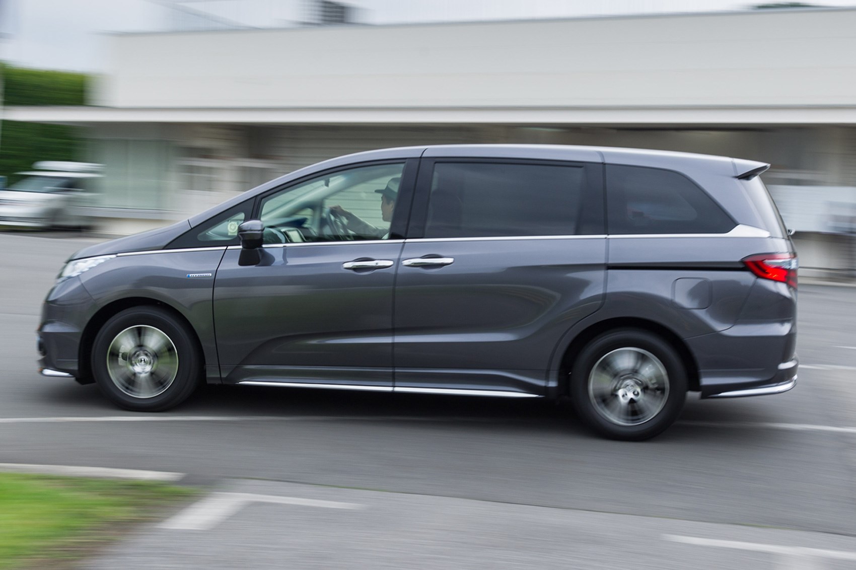 Future cheap hybrid minivans