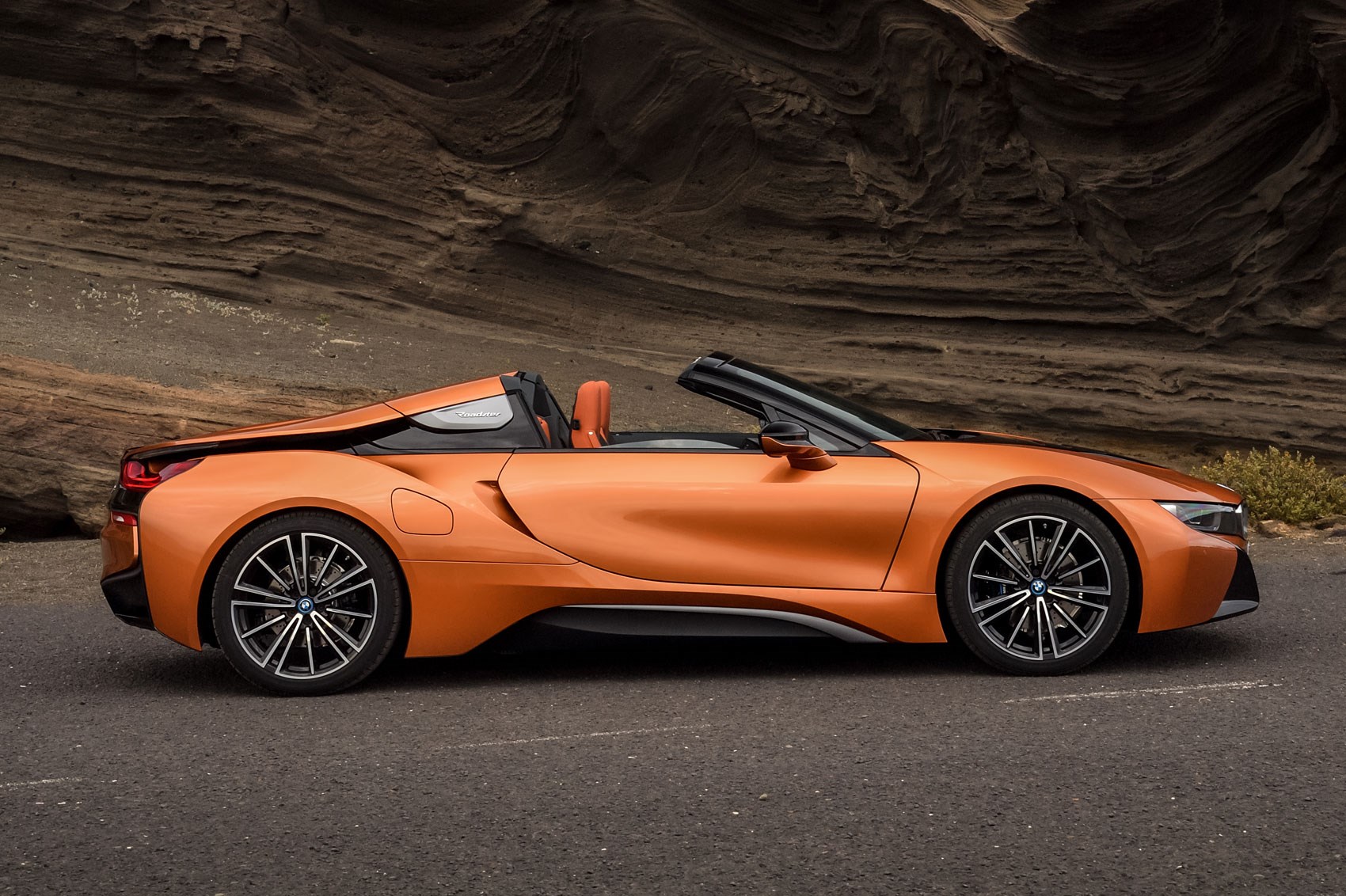 Soft-top super-hybrid: 2018 BMW i8 Roadster revealed | CAR ...