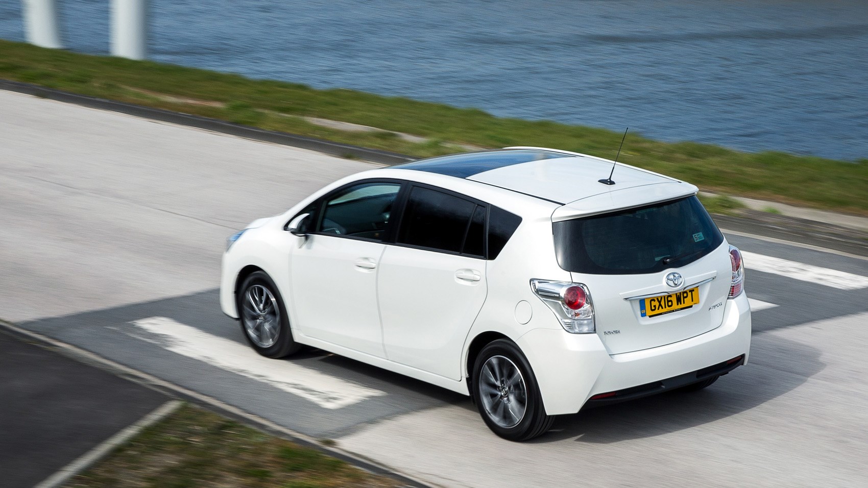 Toyota Verso 1 6d Design 2017 Review Car Magazine