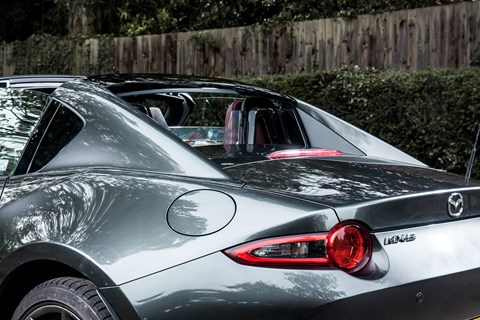 Mazda MX-5 RF: folding hard top