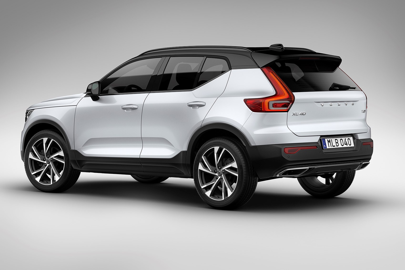 Volvo XC40 revealed: all-new baby crossover is go for 2018 ...