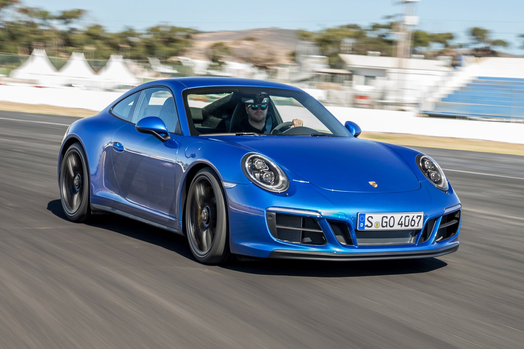 Porsche 911 Carrera 4 GTS (2018) review all the trimmings