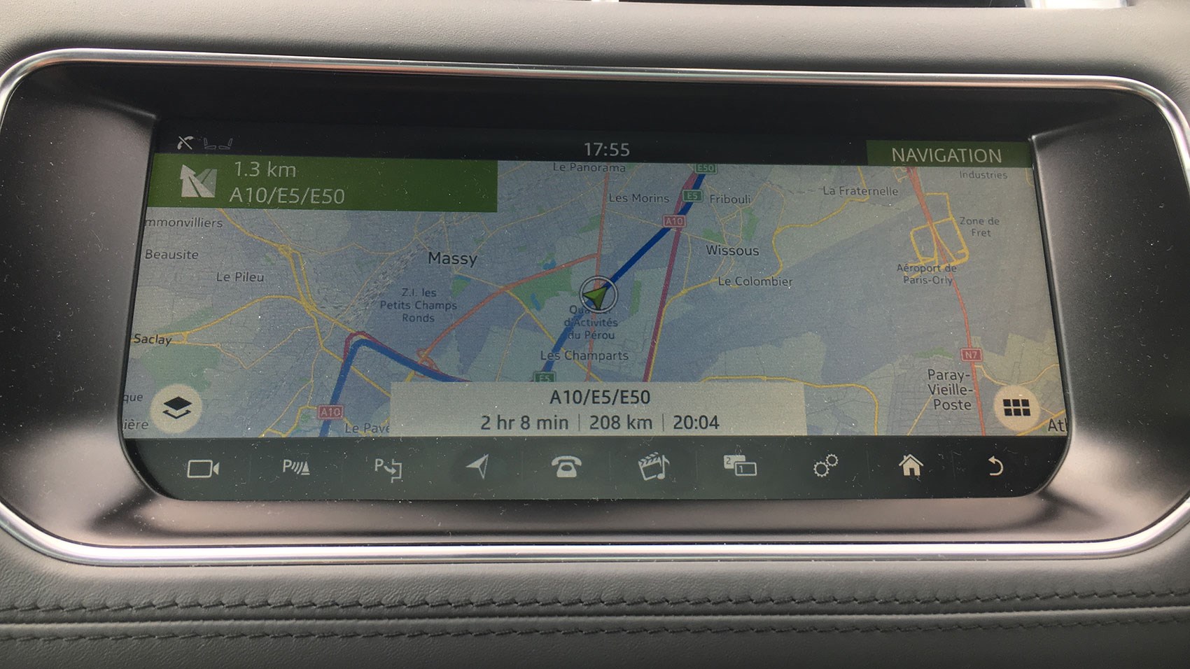 Range Sport's 10-inch touchscreen new for 2017 Range Sport's 10-inch touchscreen new for 2017