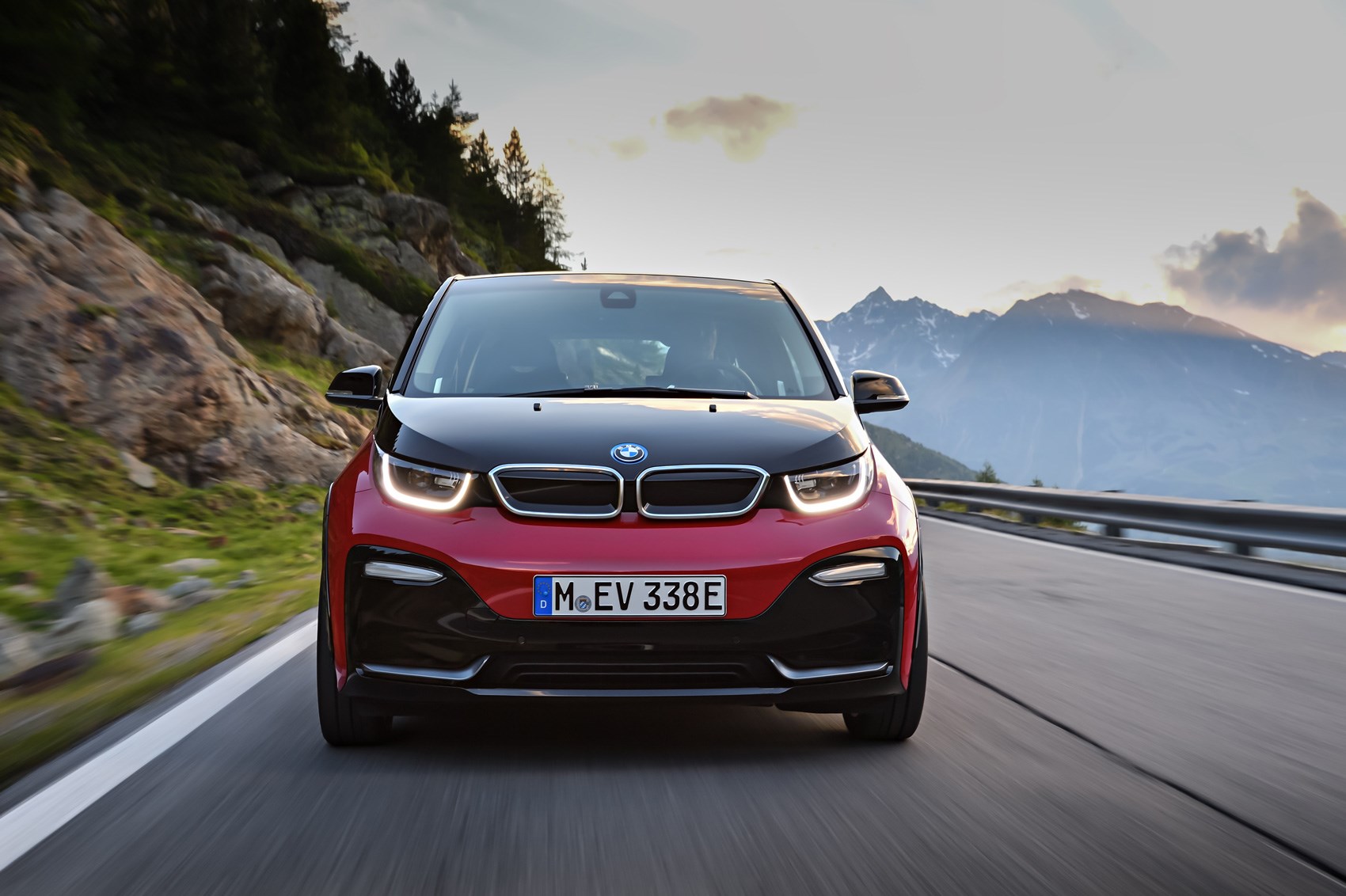 new bmw i3 s and facelifted i3 at the 2017 frankfurt motor show