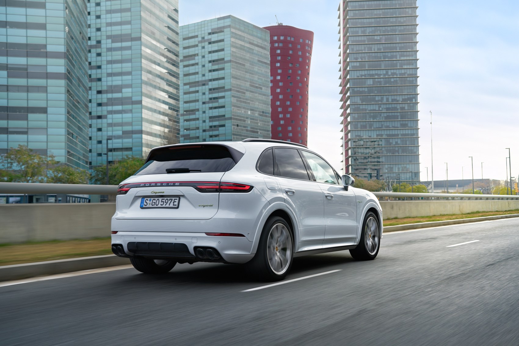 New 2018 Porsche Cayenne: pics, performance specs and ...