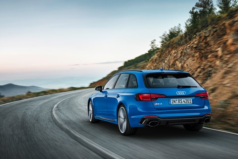 Audi RS4 Avant 2017 rear tracking