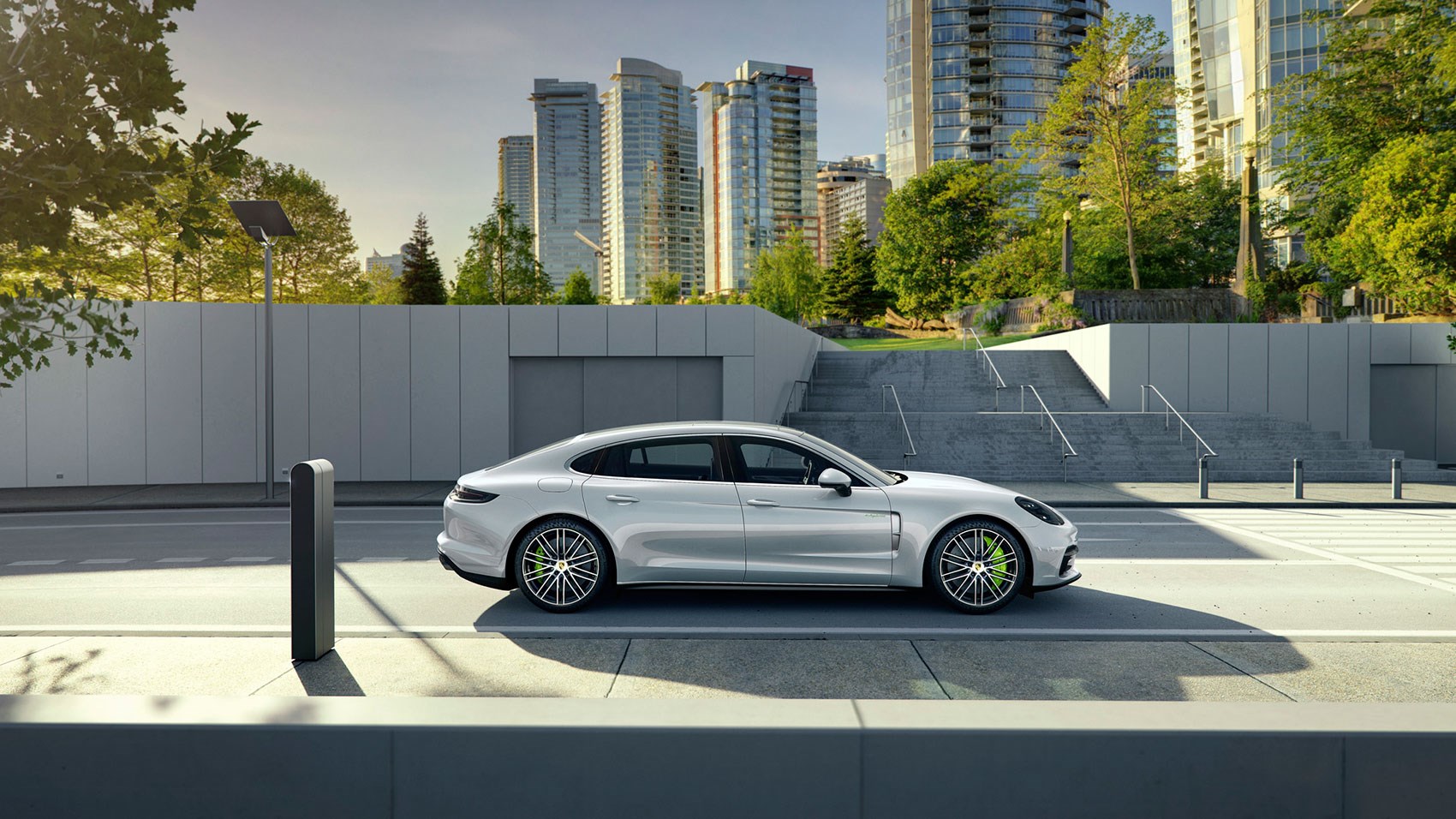 Porsche Panamera Executive long-wheelbase side profile Porsche Panamera Executive long-wheelbase side profile