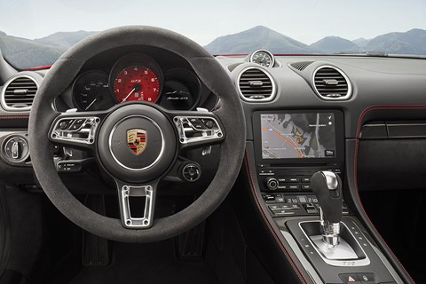 Porsche 718 GTS interior