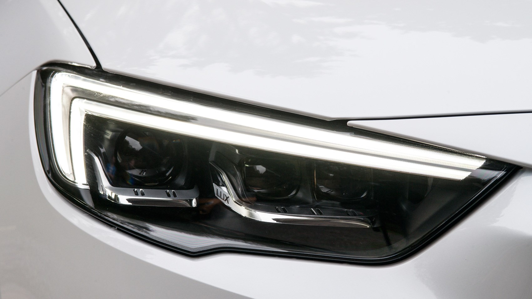 Vauxhall Insignia Country Tourer headlight