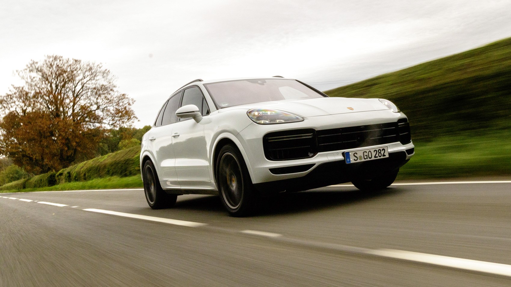 Porsche Cayenne Turbo front tracking low