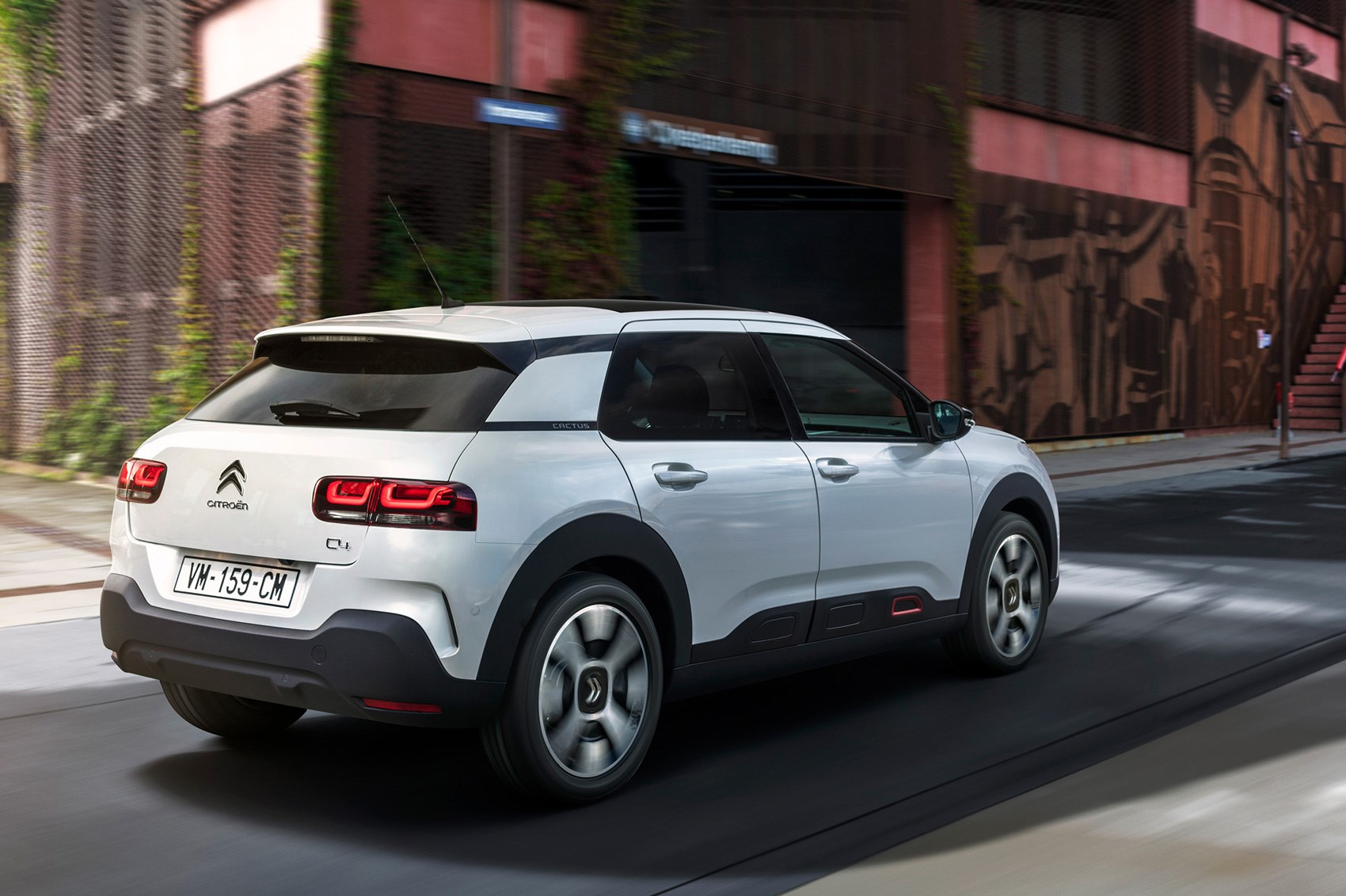 Citroen C4 Cactus facelifted Airbumps out, comfier ride