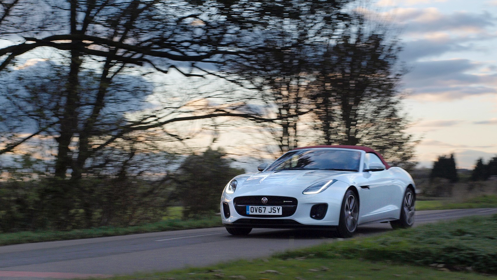 Jaguar F-type Convertible roof up Jaguar F-type Convertible roof up