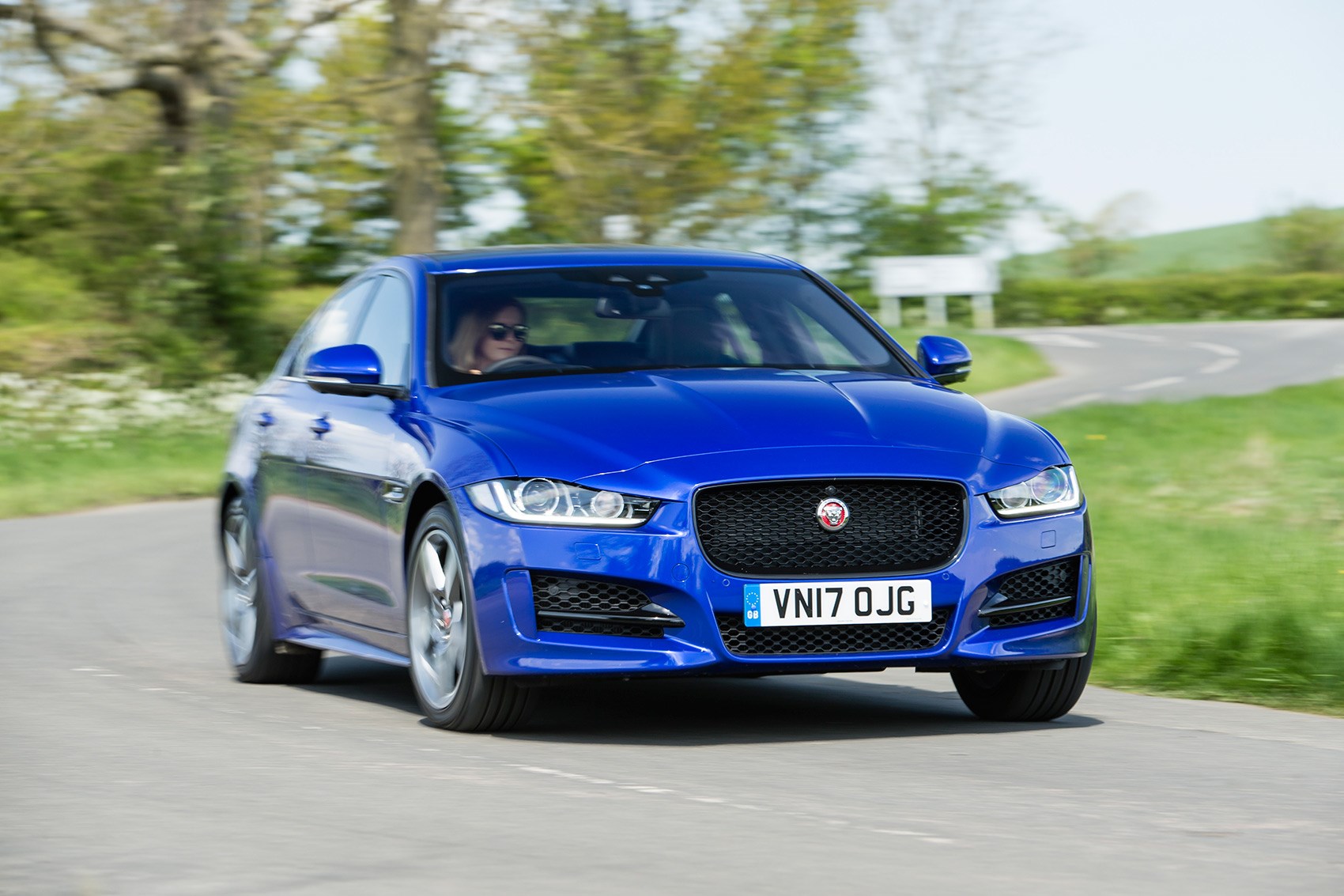 Jaguar XE R-Sport 25d AWD (2017) review | CAR Magazine