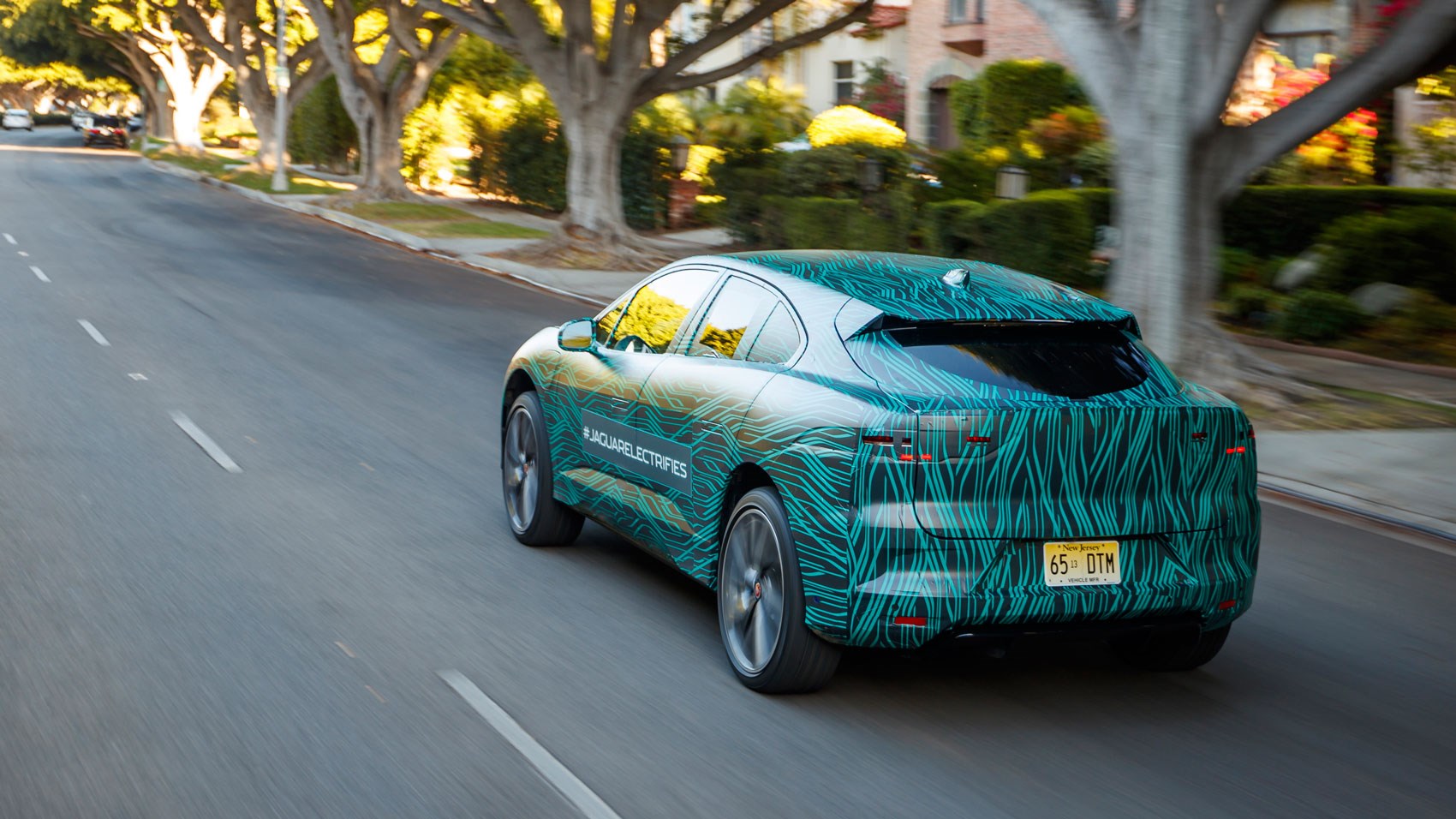 Jaguar I-Pace ride rear tracking