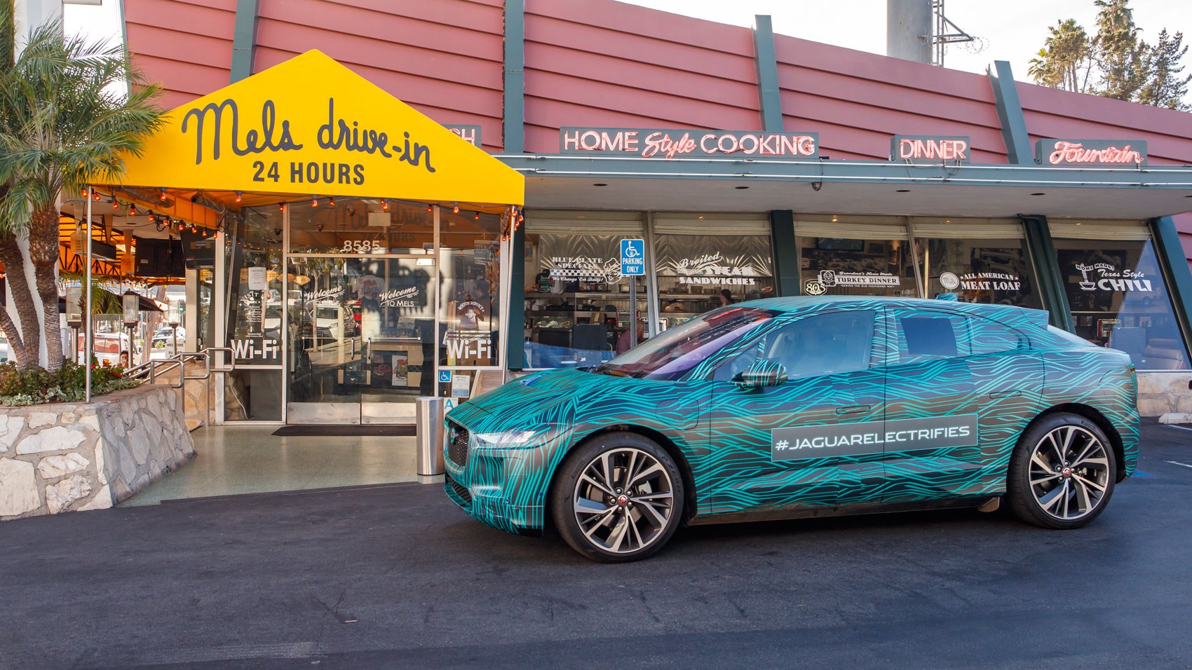 Jaguar I-Pace ride front quarter