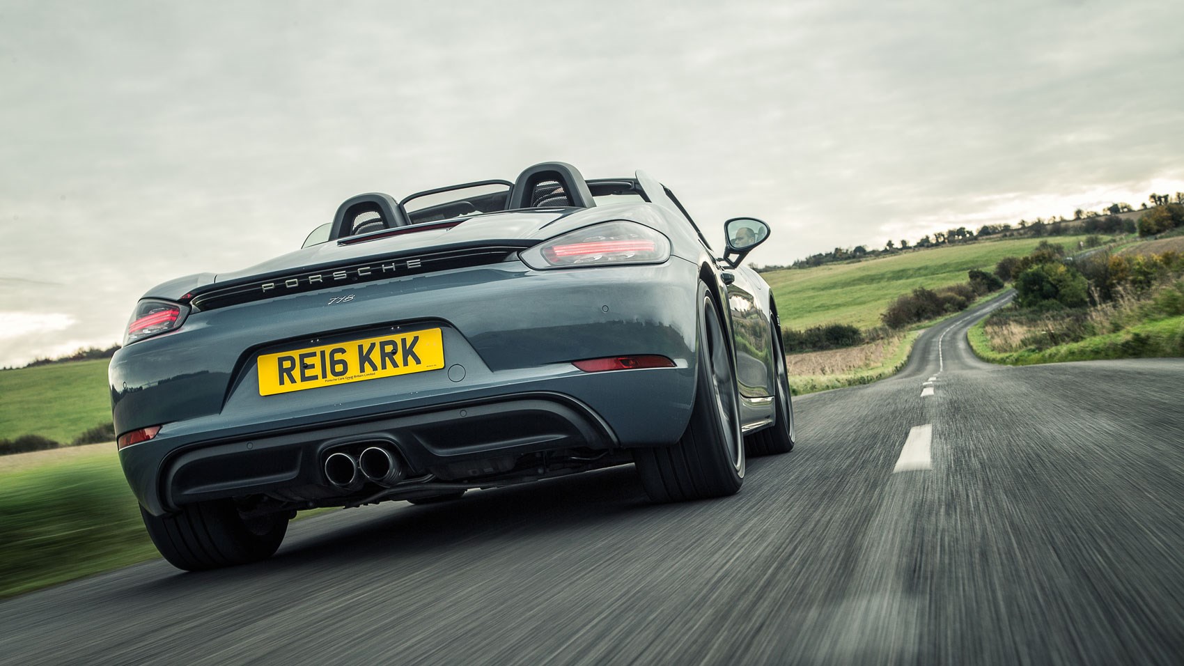 Porsche 718 Boxster rear tracking