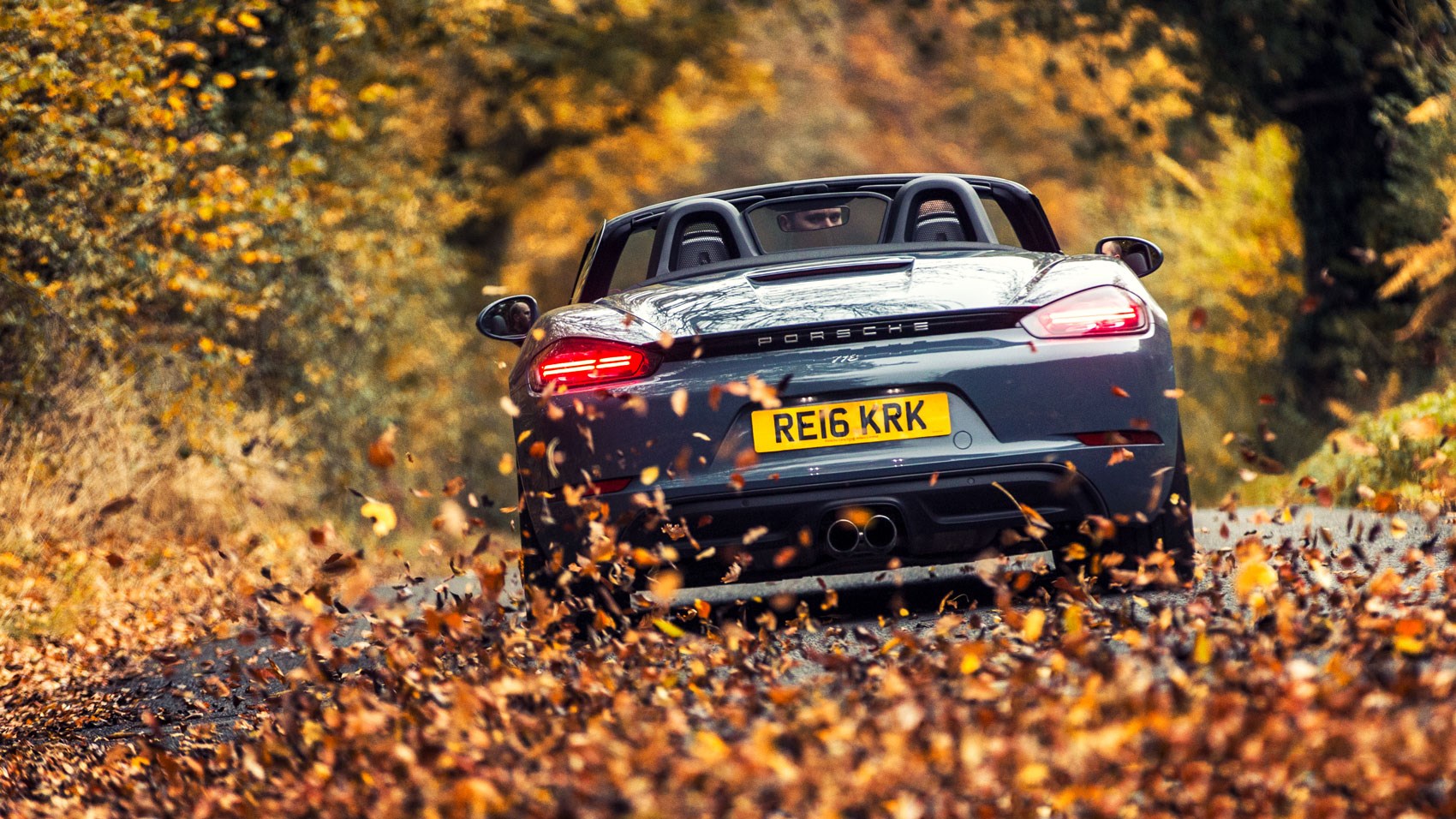 Porsche 718 Boxster leaves