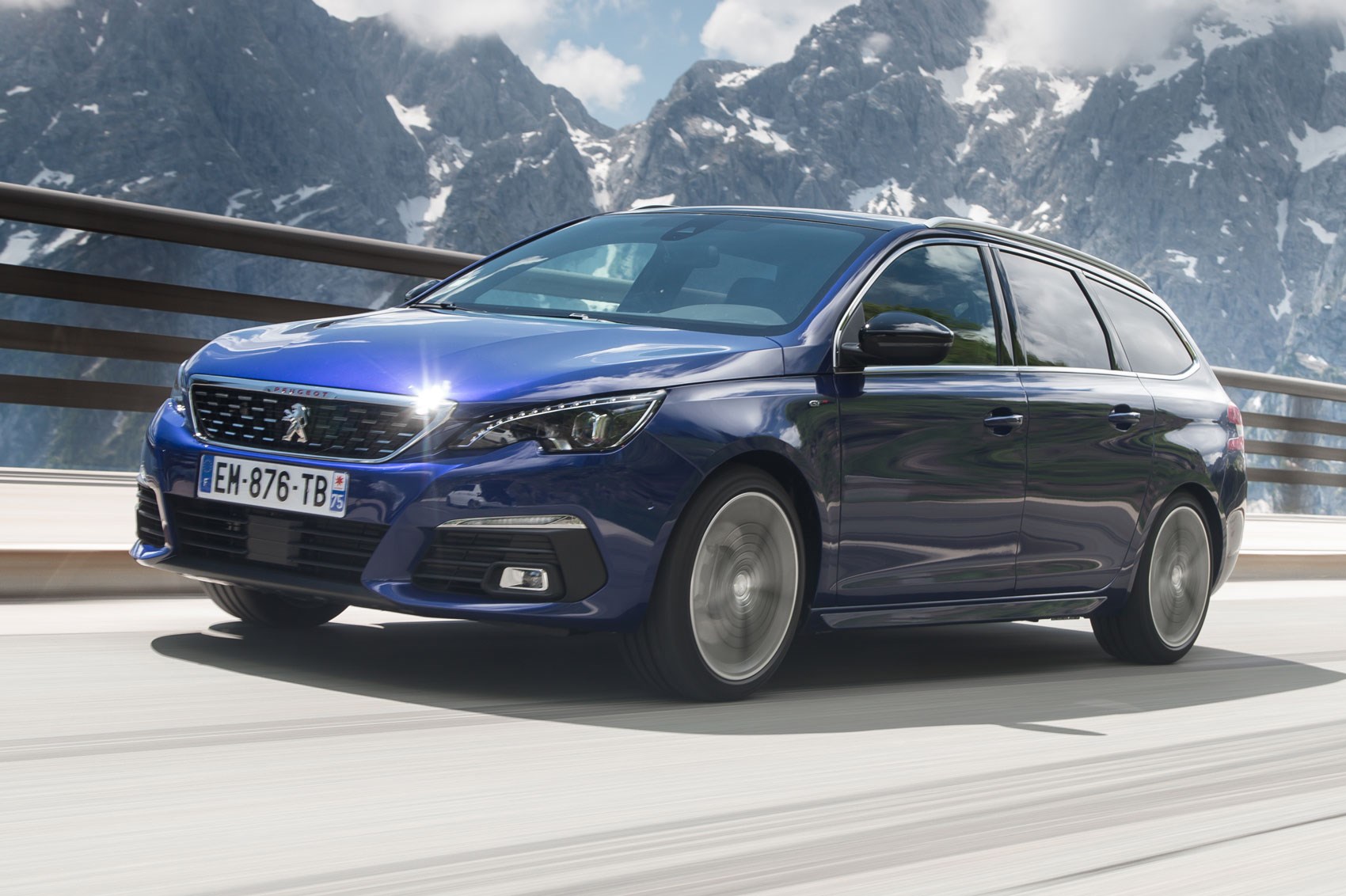 Peugeot 308 Sw Gt Line 18 Review Car Magazine