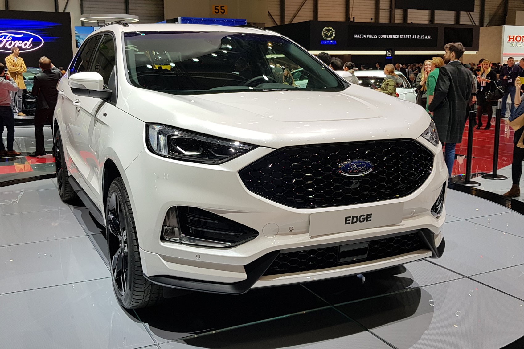 2018_ford_edge_00