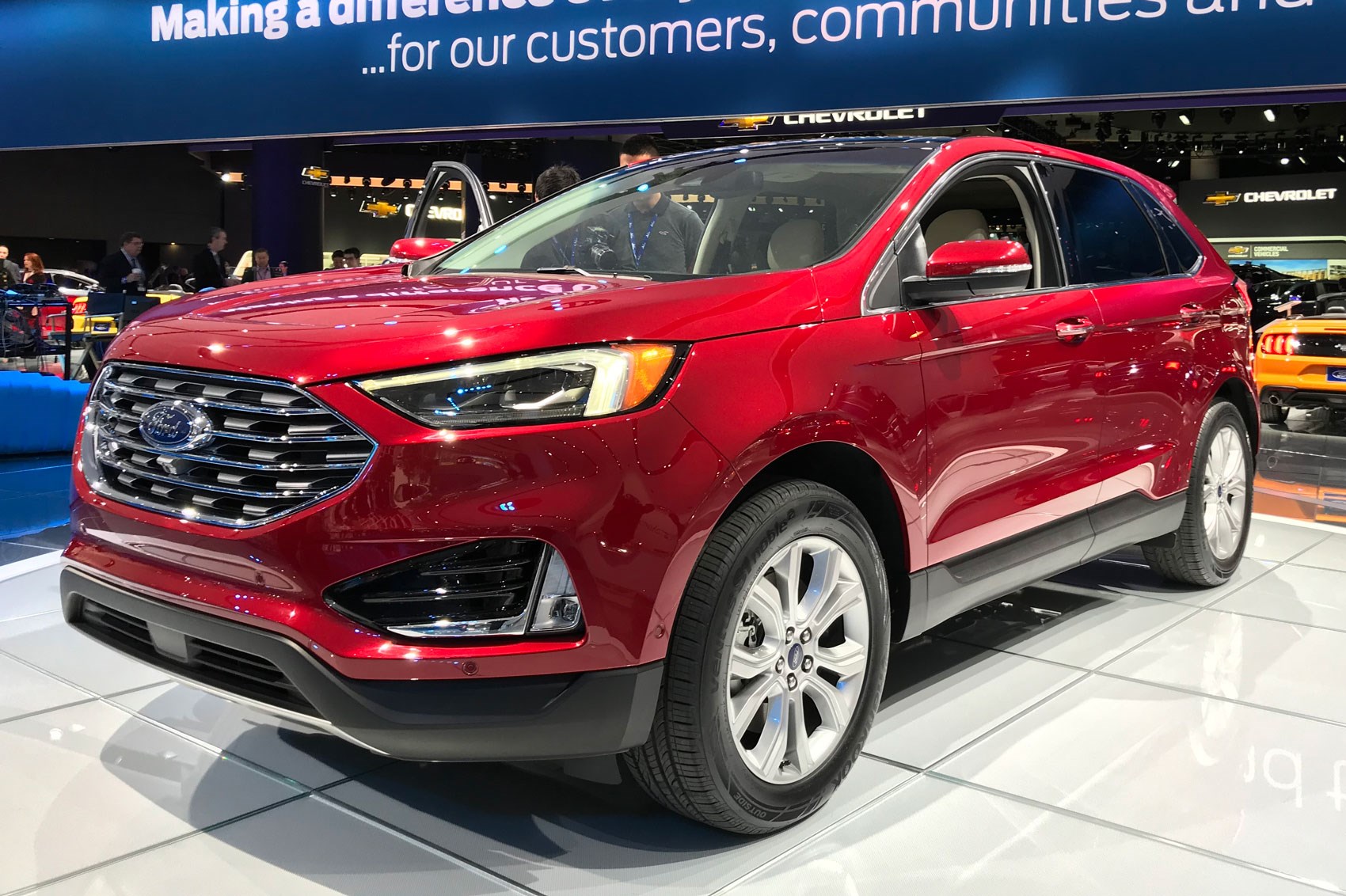 2019 ford edge tire size