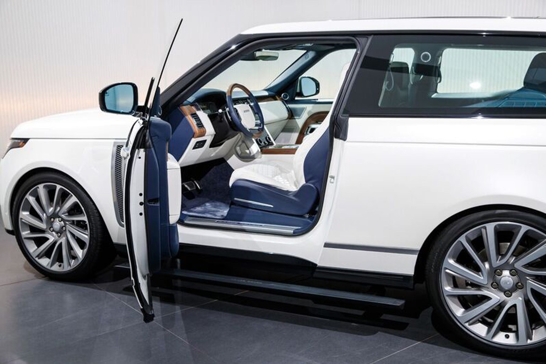 New Range Rover Sv Coupe News Pictures Specs Prices