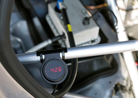 Audi RS3 LMS fuel gauge