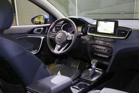 Kia ceed 2011 интерьер