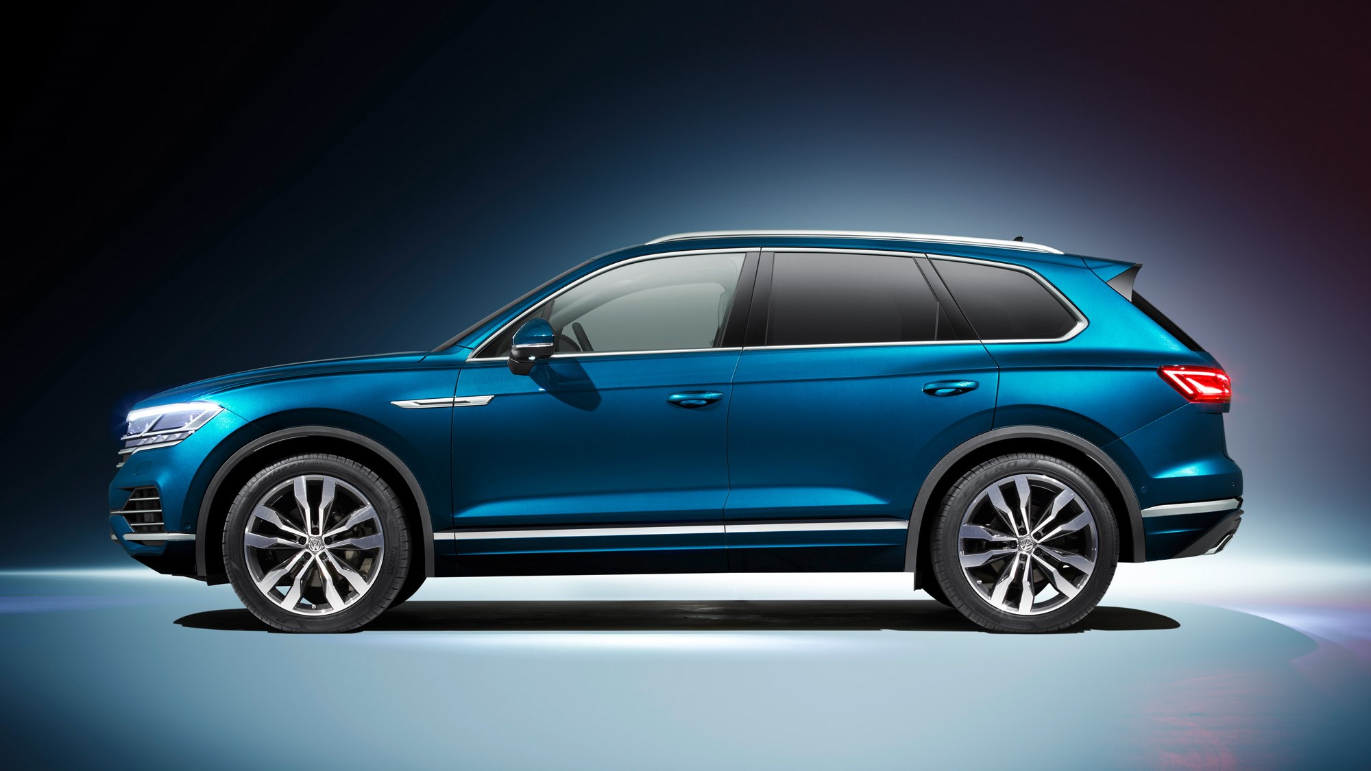 New VW Touareg: techy flagship SUV revealed in Beijing ...