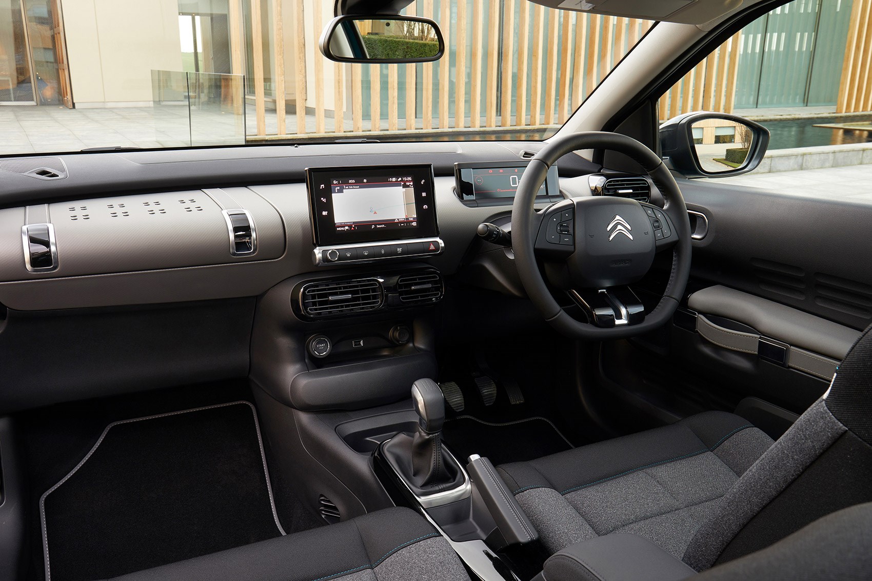 Facelifted 2018 Citroen C4 Cactus interior and cabin