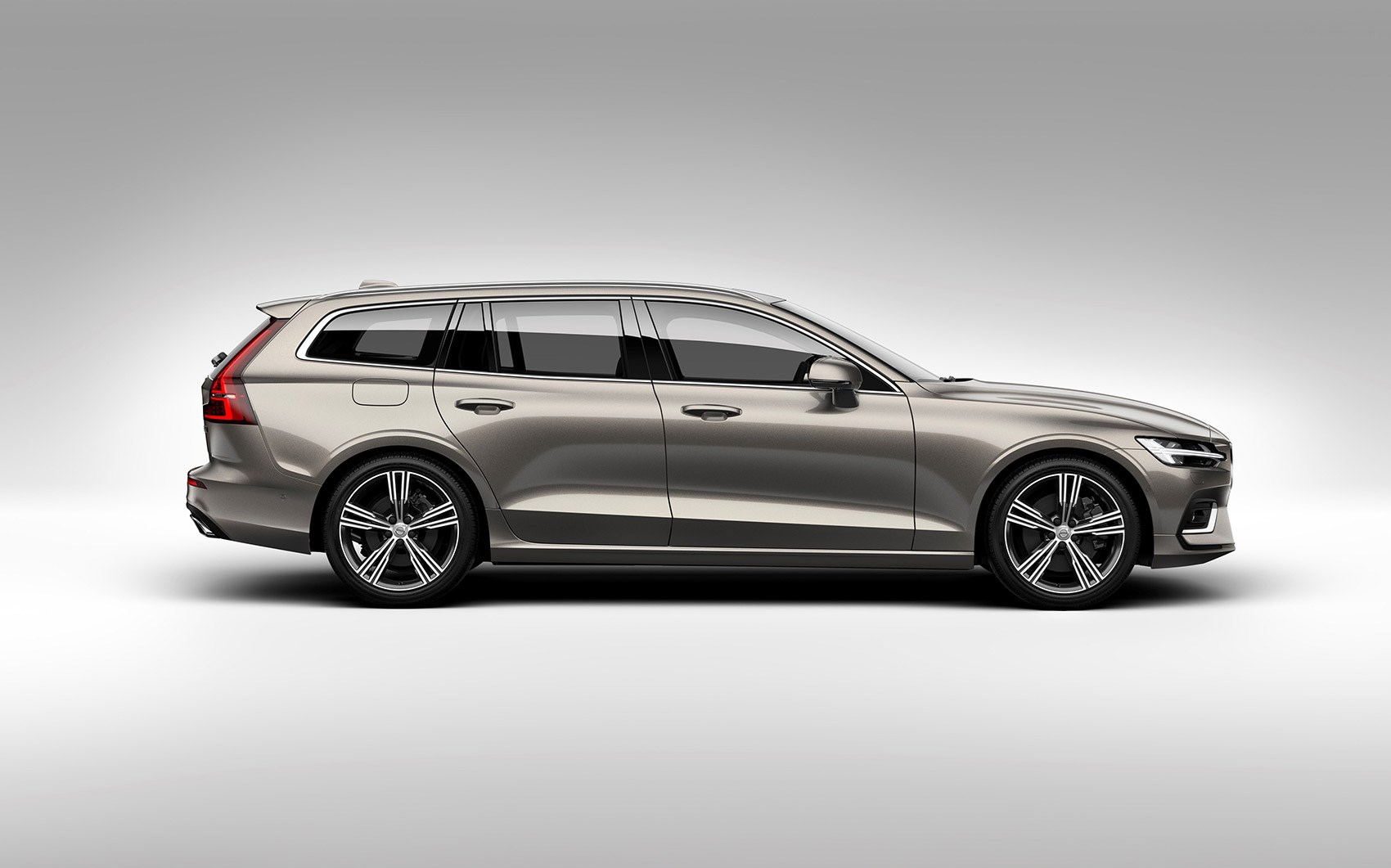 Volvo V60 estate (2018) interior, UK price and release