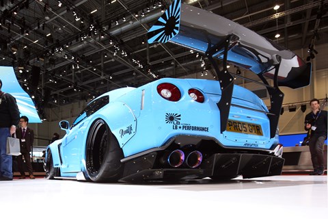 Liberty Walk Nissan GTR