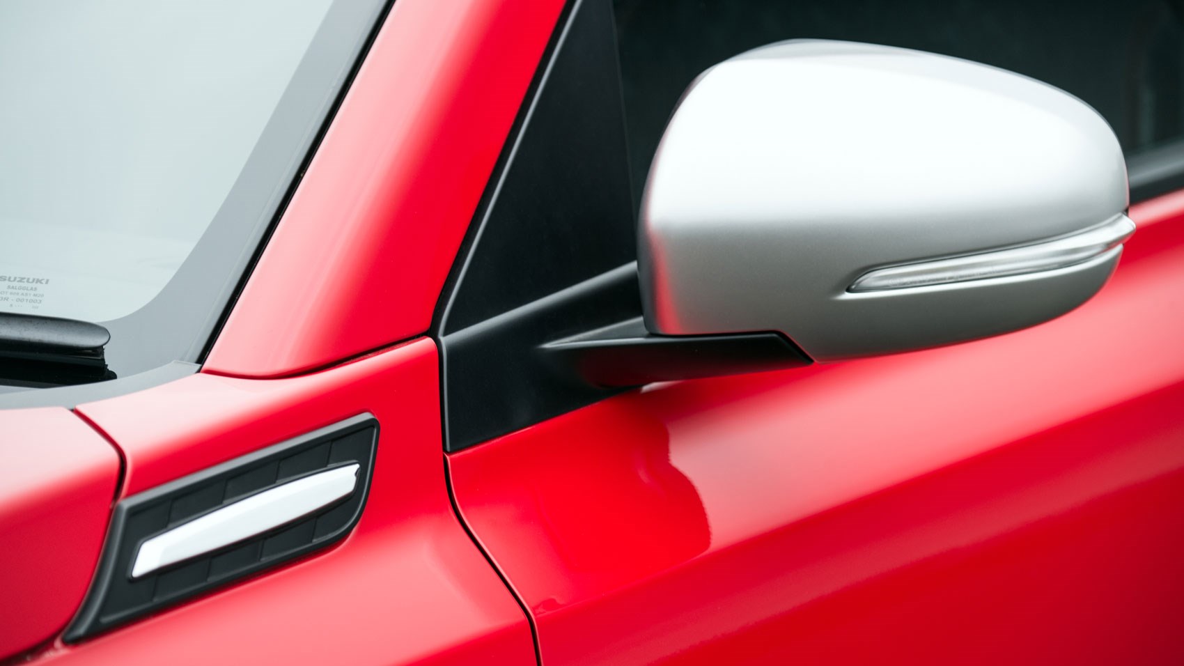 Suzuki Vitara S door mirror