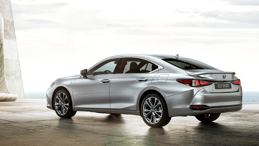 Meet the new Lexus ES: fresh saloon replaces GS