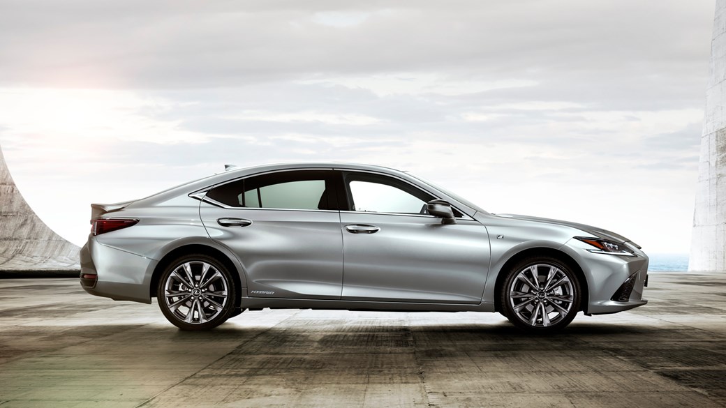 Meet the new Lexus ES: fresh saloon replaces GS