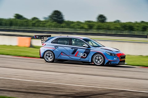 i30 is at home on the track in all-out attack mode