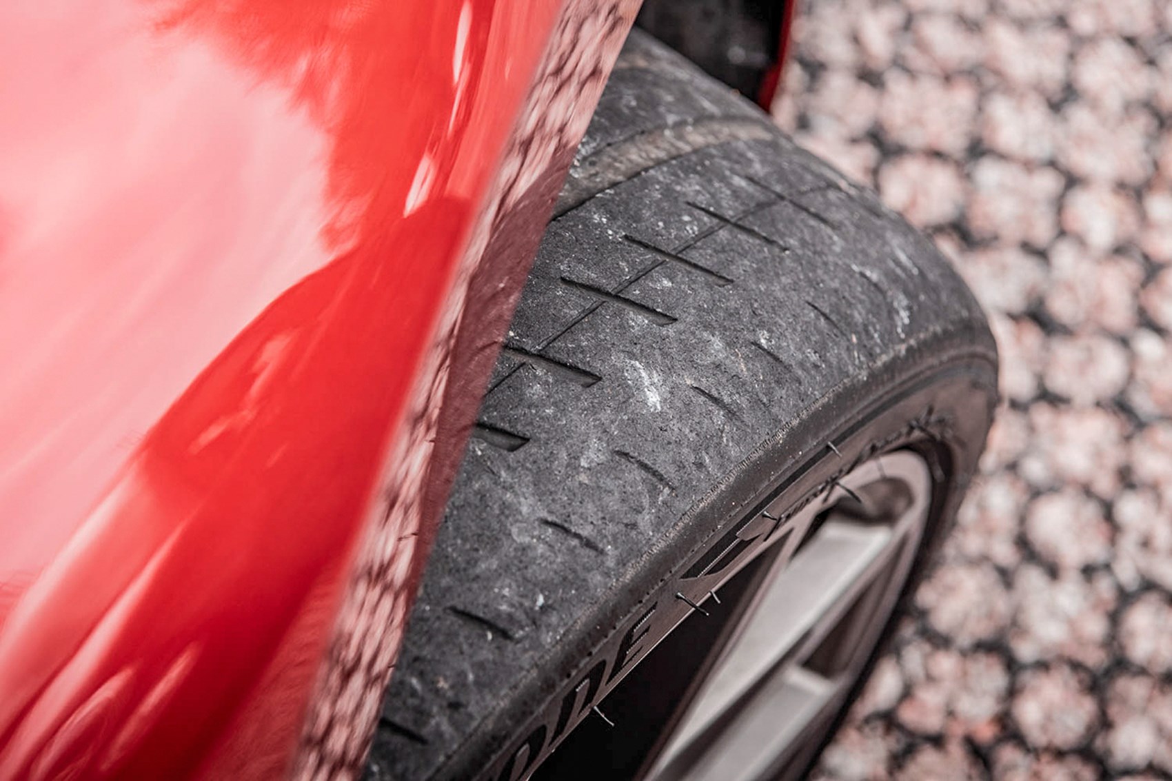 BMW M850i tyre