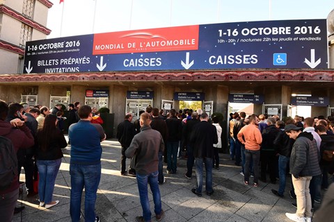 Punters queue up to enter the 2016 Paris motor show (Getty Images)