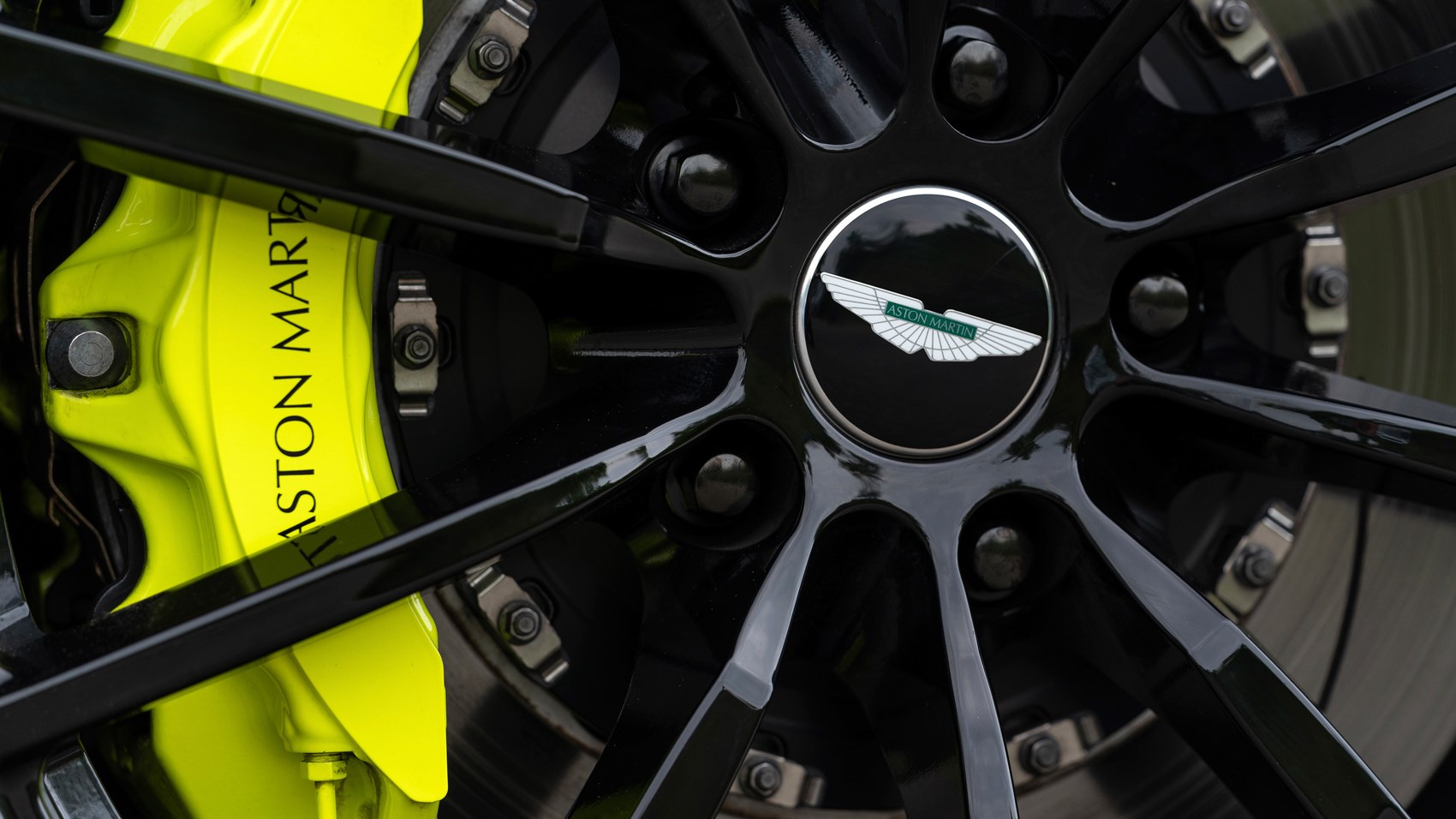 Aston Martin DB11 AMR brakes