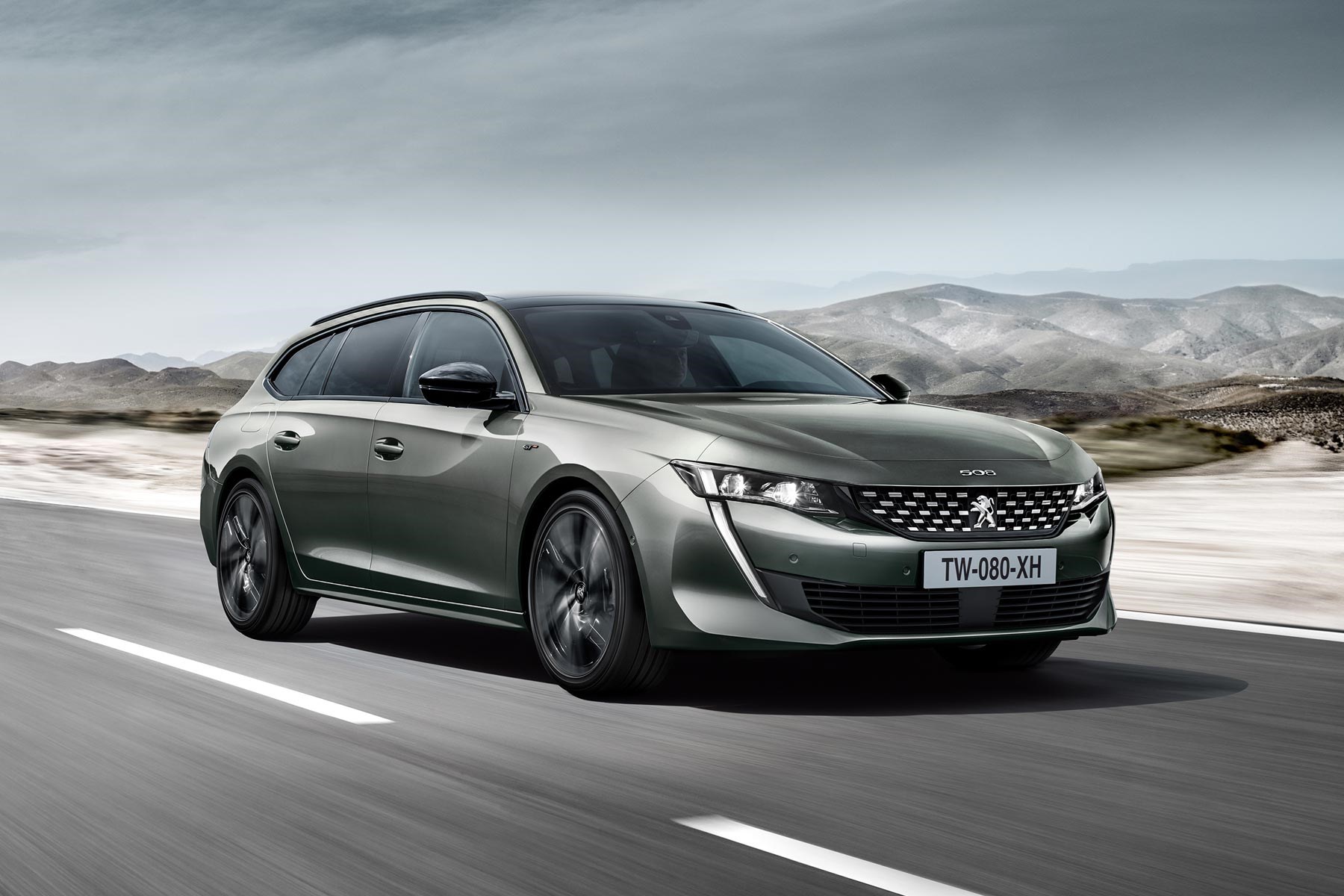 Gallic space race new Peugeot 508 SW revealed at Paris