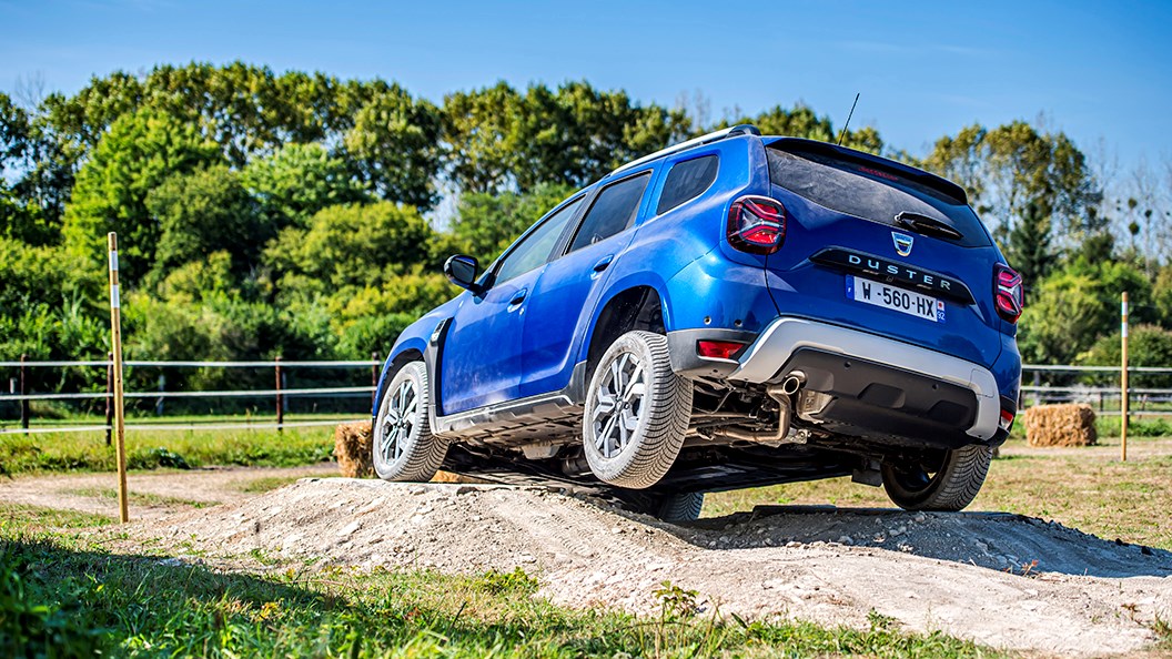 Dacia Duster (2021) off-road driving Dacia Duster (2021) off-road driving