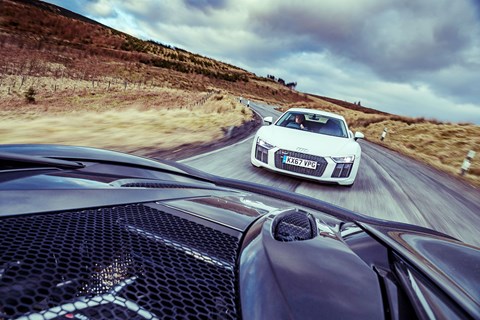 Audi R8 chase