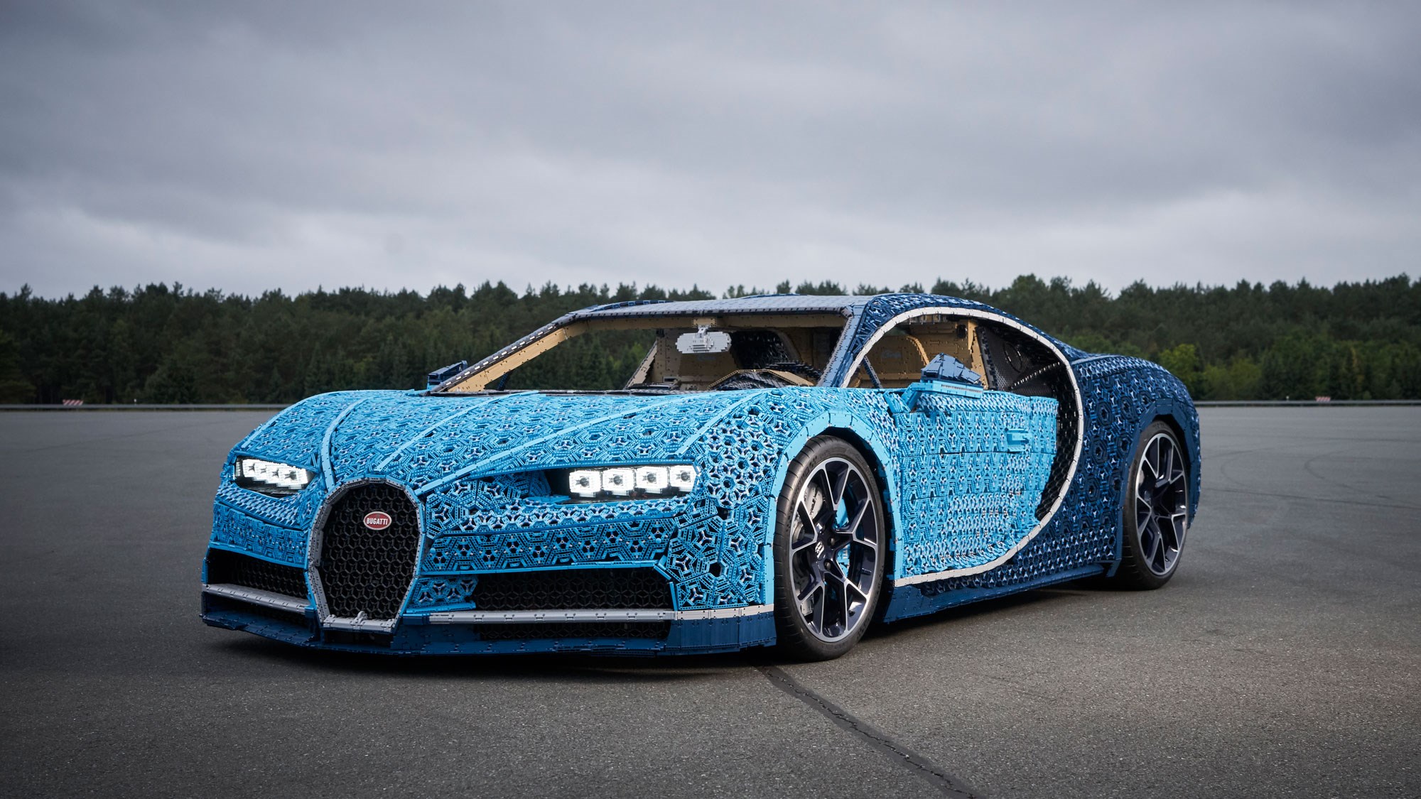 lego bugatti chiron features