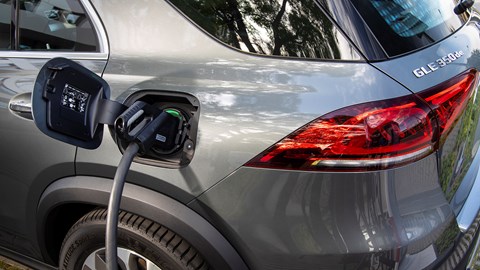 Mercedes-Benz GLE 350 de 4Matic charge point