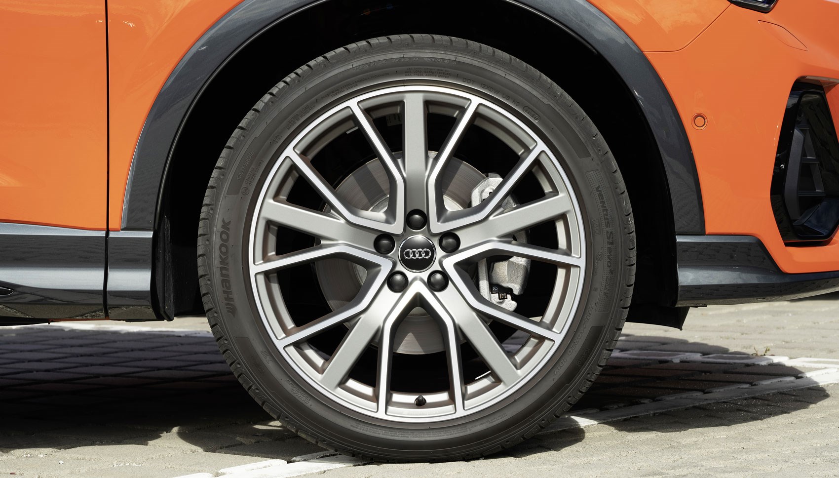 Audi Q3 wheel