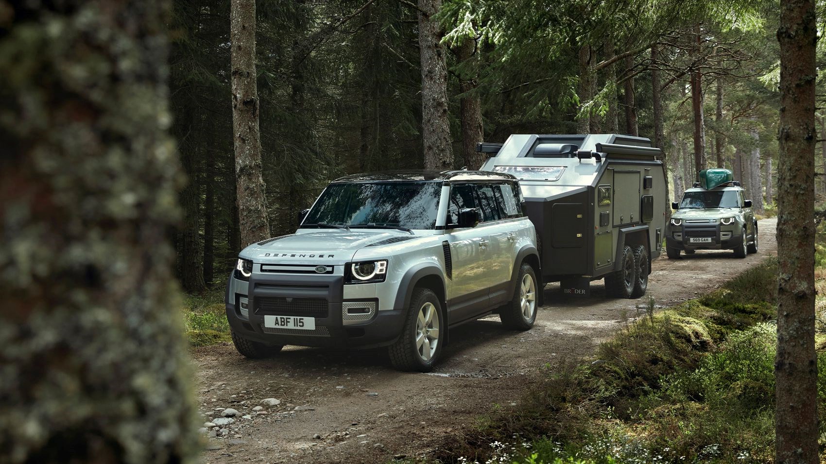 Range Rover Defender Weight  : Defender Can Handle Extreme Terrains And Confidently Takes You From The Urban Jungle, To Shifting Sands And Icy Environments.