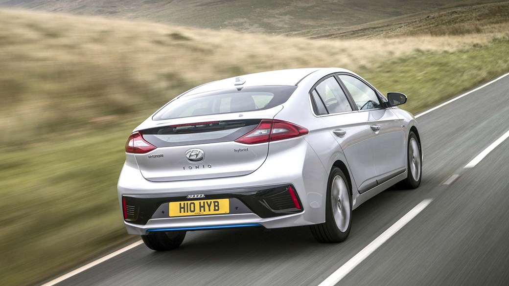 Best Hybrid Cars 2019 Uk The Top Phevs And Plug Ins On Car Hyundai Ioniq Hybrid One Of Three Flavours Electric